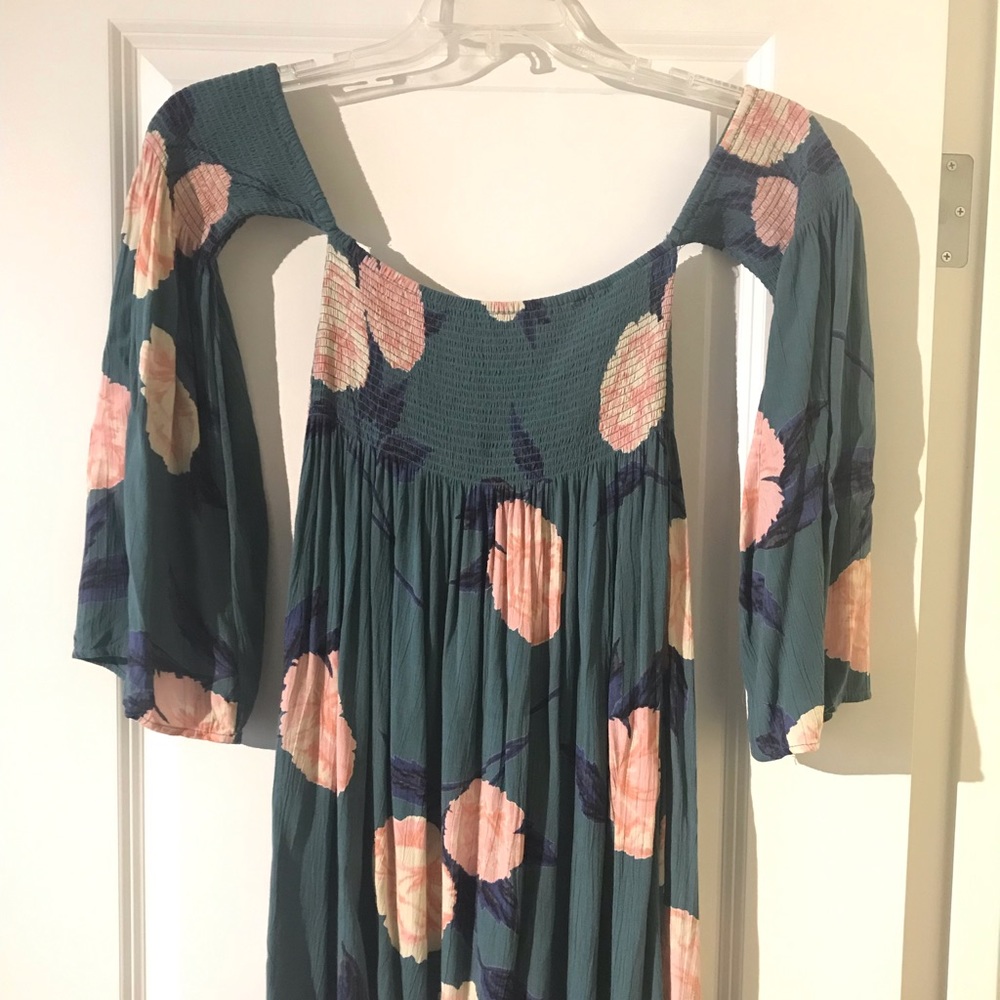 Billabong smocked off shoulder dress Small